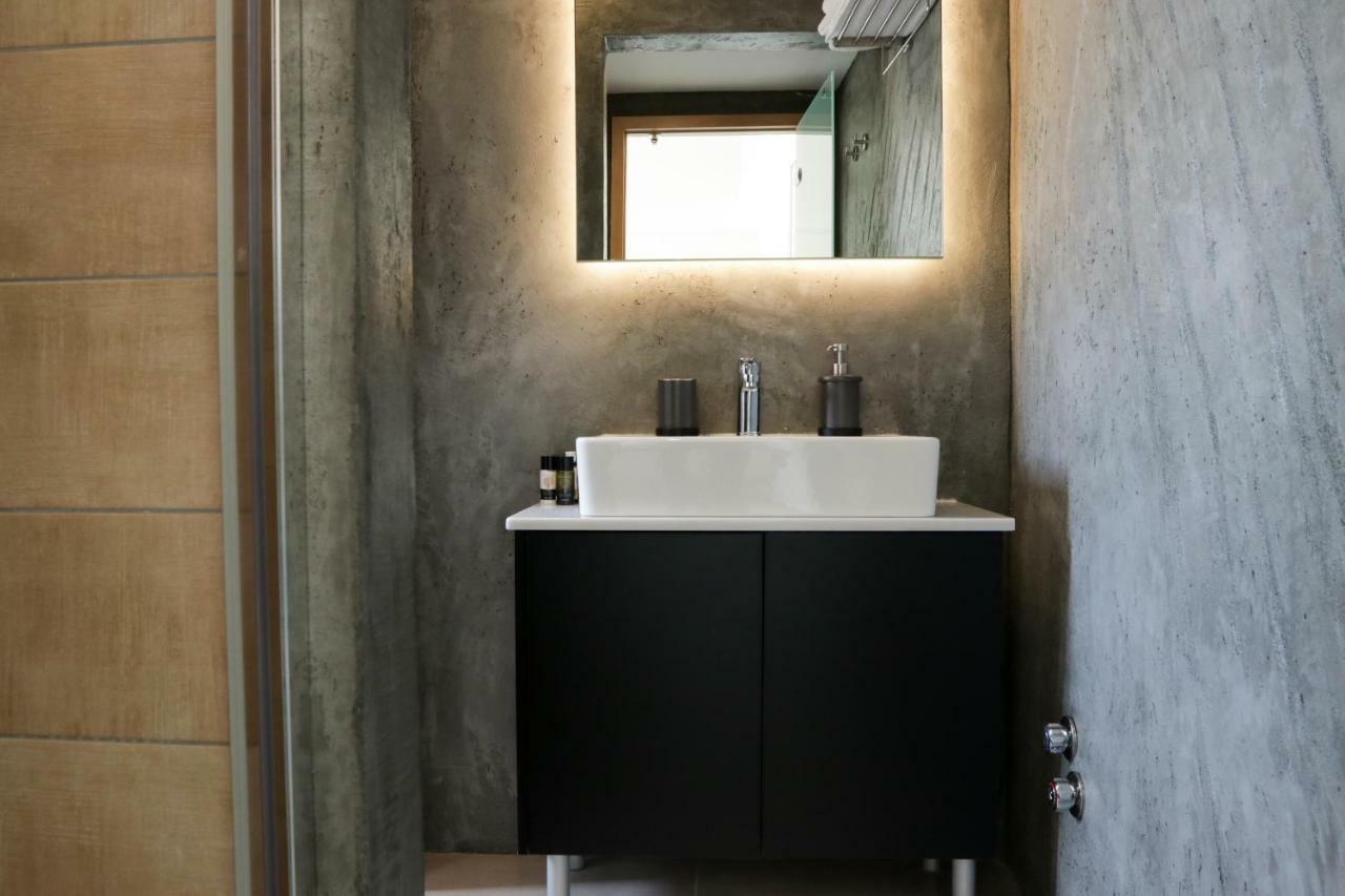 V36 Suites Ateny Zewnętrze zdjęcie
